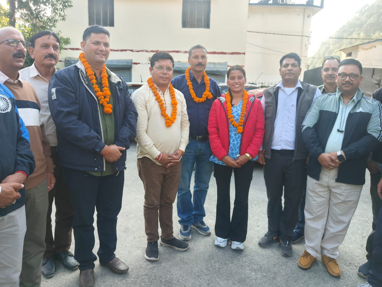 प्रेस क्लब उत्तरकाशी में नया अध्याय — जगमोहन चौहान बने कार्यवाहक अध्यक्ष, रितिका शाह ने प्रथम महिला पत्रकार के रूप में की सदस्यता ग्रहण ।